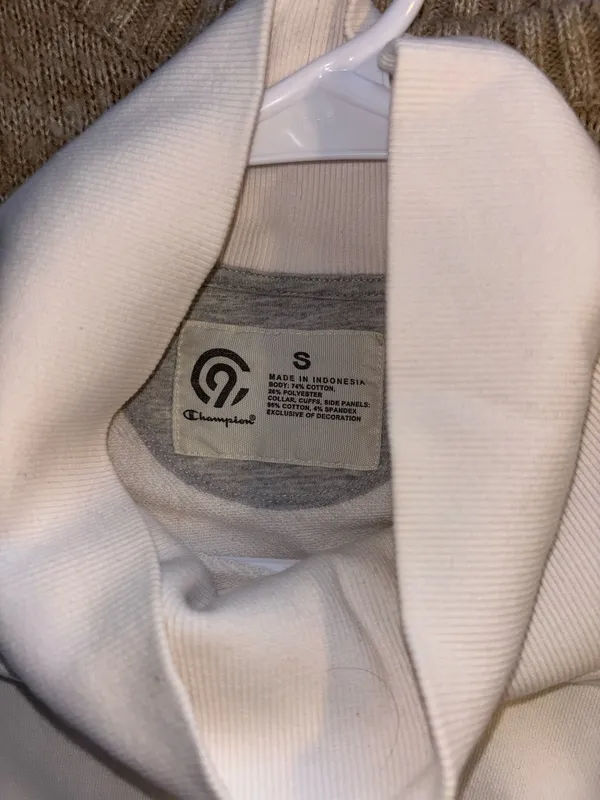 Champion Women’s Sweatshirt - Image 2