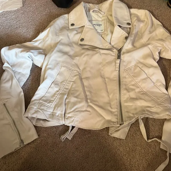 Abercrombie asymmetrical jacket small‎ - Image 6