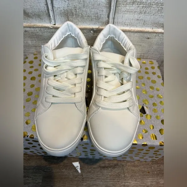Nicole Miller White‎ Sneaker's Size 6.5 New - Image 2