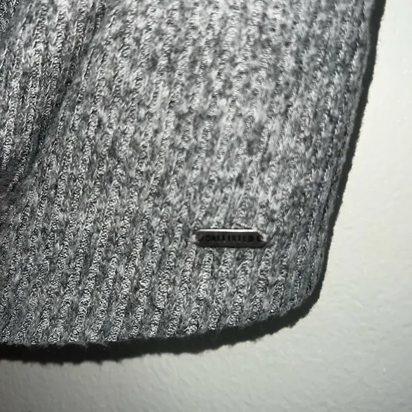 Hollister Women's Charcoal Long Sleeve Knotted Tee - Image 4