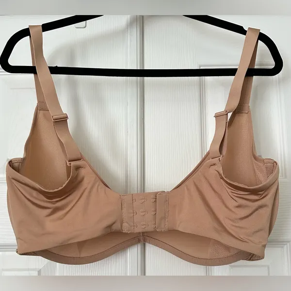 SKIMS nude bra size 40DDD - Image 2