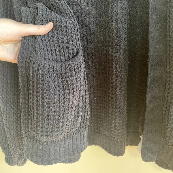 American Eagle black waffle knit lightweight cardigan sweater pockets women's M‎ - Image 5