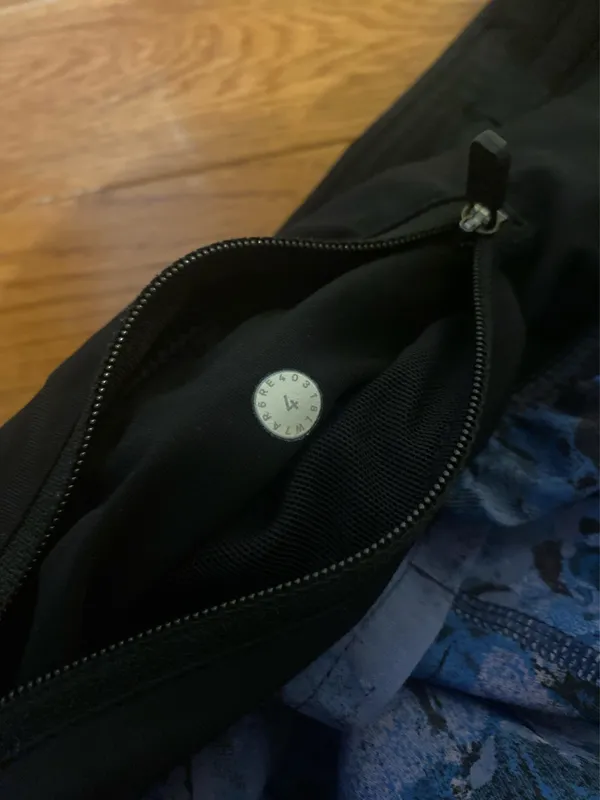 Lululemon Shorts Speed Up 2.5" Low-Rise Lined 4 - Image 3