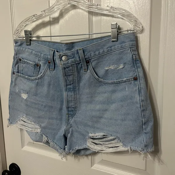 Levi’s 501 distressed light wash Jean shorts denim size 31‎ - Image 2
