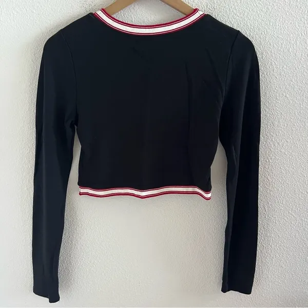 Abercrombie Longsleeve Ring Collar Crop Top Black Red Cream Preppy Medium - Image 3