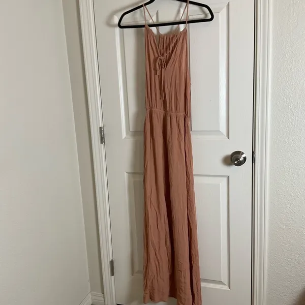 Forever 21 woman’s tan Maxi Dress Size small - Image 10