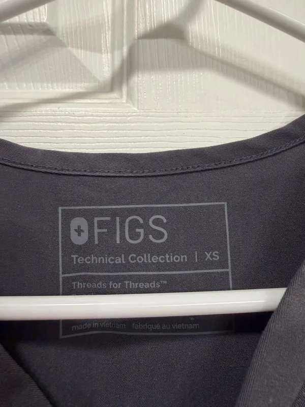 FIGS Scrub Top - Image 3