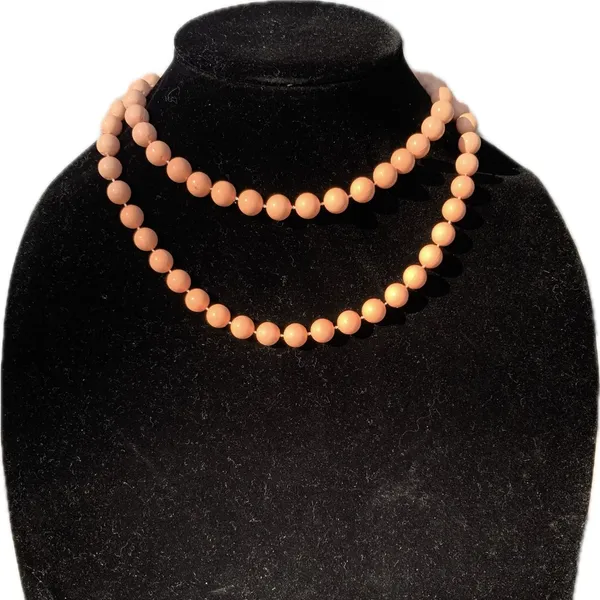 Tahari Beaded Necklace set in White and Tan/peach 36” freestyle - Image 8
