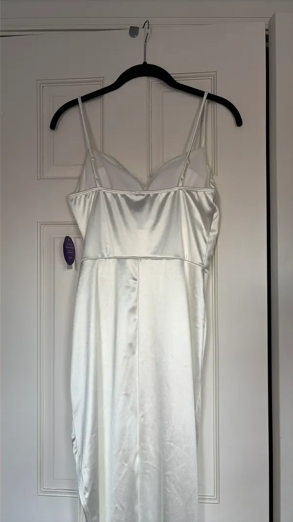 Windsor Dress Prom - Image 4