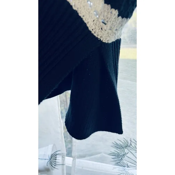 GAP Crochet Sweater Y2K Women Size M White/Navy Split-Hem Oversized Boho - Image 4