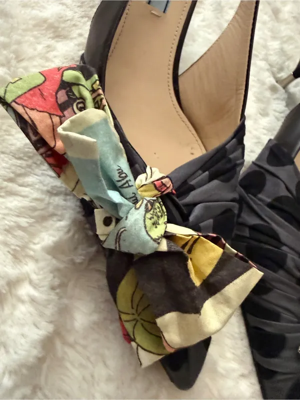 Prada Comic Collection Slingback Kitten Heels 36.5 Graphic Bow Runway Pumps - Image 5