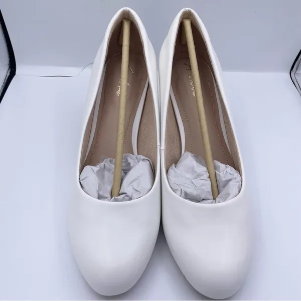 Ankis low heel comfortable womens white pumps Size 8 - Image 9