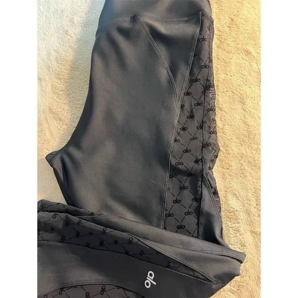 Alo Yoga Women's Airlift High Waist Capri Celeste Leggings Black Mesh Size L - Image 9