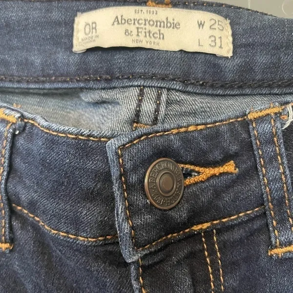 Abercrombie &‎ Fitch Women's Skinny Jeans, Size 0 - Image 4