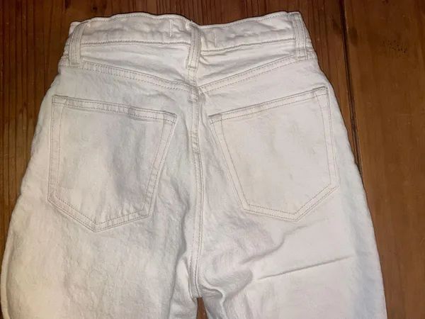 Abercrombie 90s Ultra High Rise Jeans - Image 2