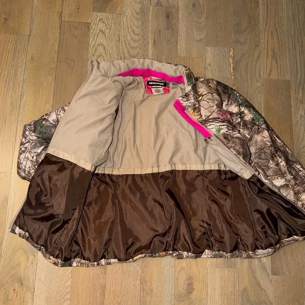 Realtree Camo Puffer Jacket with Pink Accents - Image 4