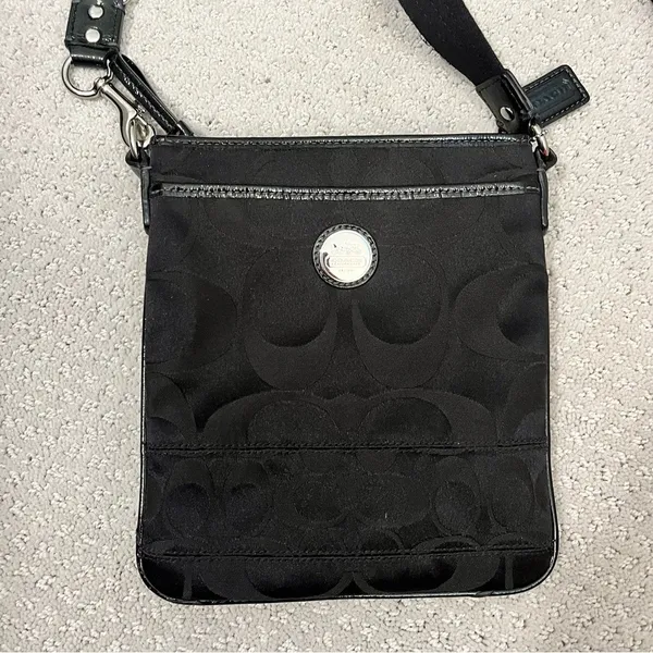 🖤 Black Coach Purse - Image 4