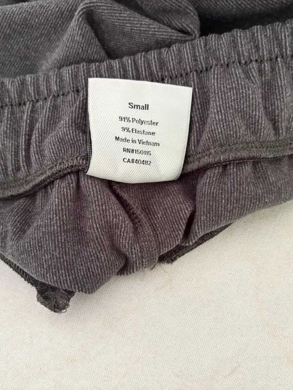 Varley Brushed Rib Slim Cuff Pant 27.5" in Black Marl - Image 5