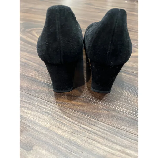 Stuart Weitzman Black‎ Suede Kitten Heel Pumps Classic Shoes Size 8M - Image 2