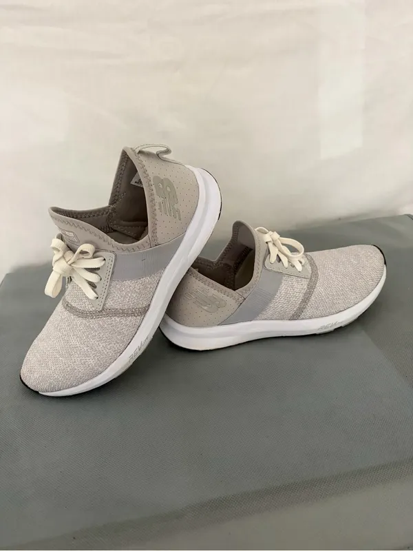 New Balance FuelCore Nergize Gray Mesh Sneakers Womens 7 (B214) - Image 3