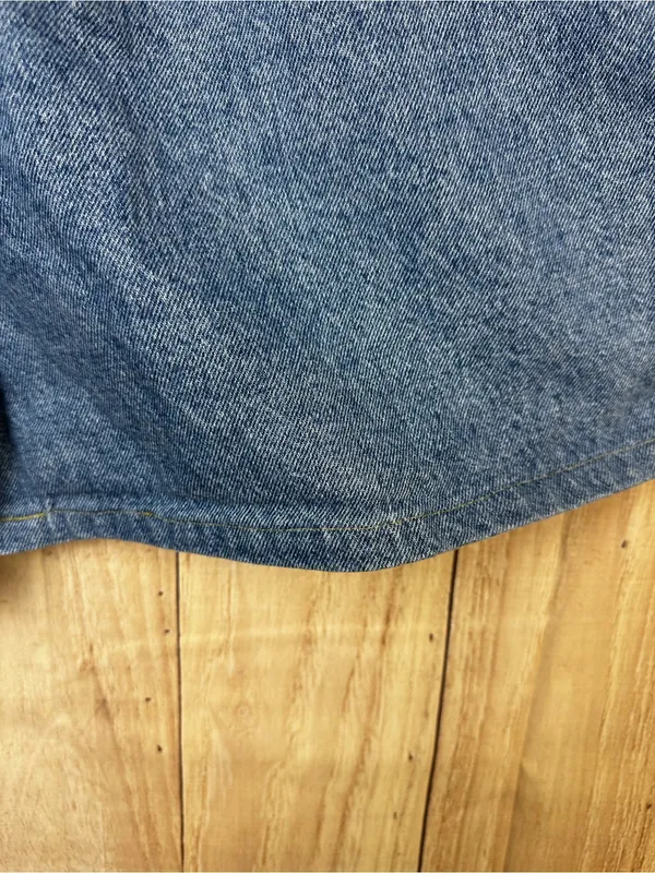 Women’s Levi's 900 Series Vintage High-Waist Blue Denim Shorts - Image 2