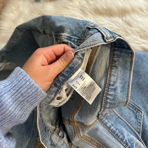 AMERICAN EAGLE Super High Rise Baggy Straight Jean In Medium Indigo - Image 6