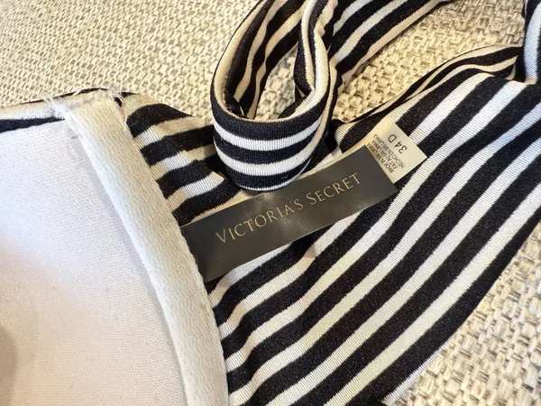 Victoria's Secret Strapless bikini top 34D - Image 8