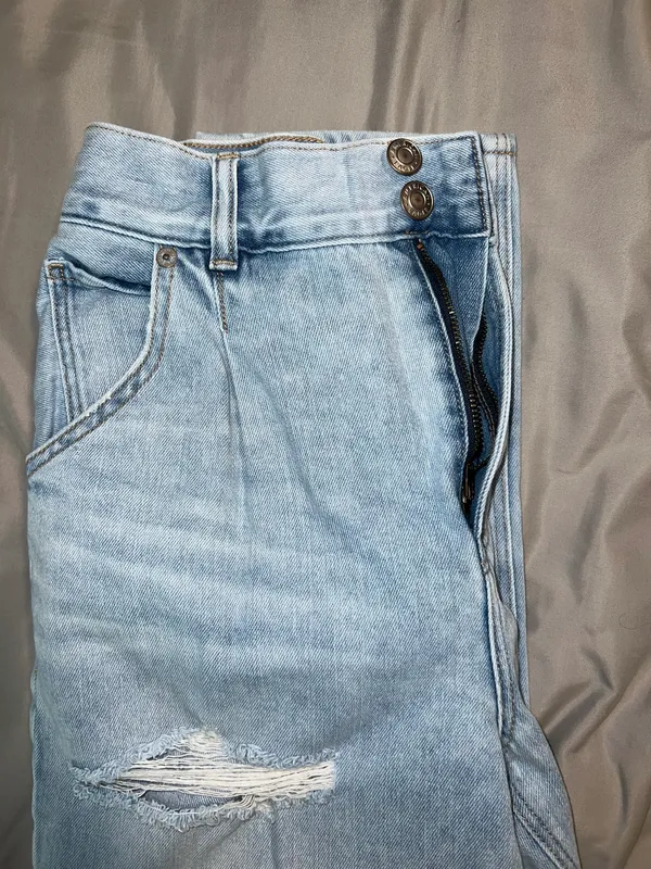 American Eagle Outfitters Moms Jeans - Image 3