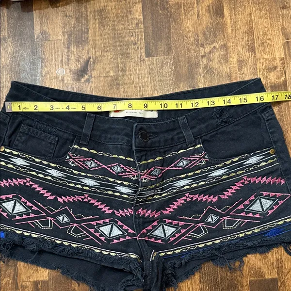 POOL JEANS Colors Black Jean Shorts Multicolor Embroidery Boho Festival Size 8 - Image 10