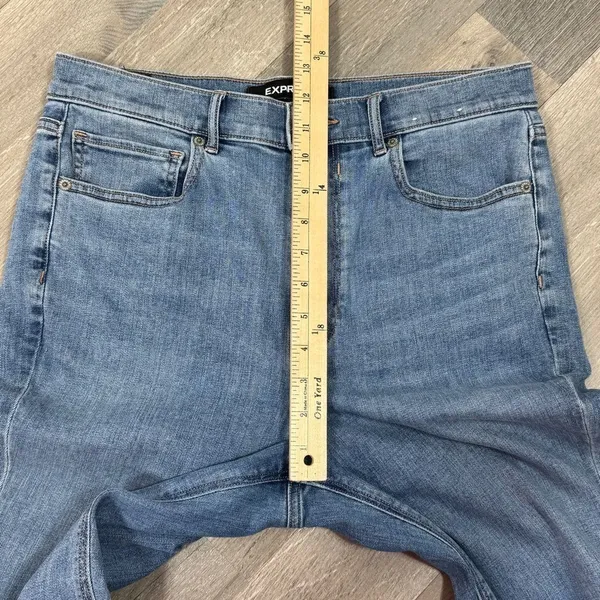 Express Super High Rise Mom Jeans‎ Blue 10 Crop Straight - Image 12
