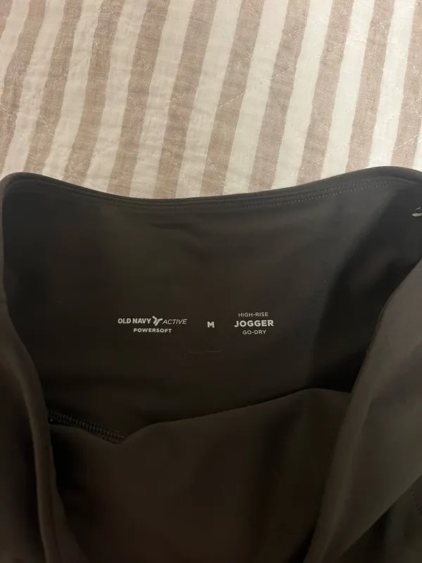 Old Navy Active Powersoft High-Rise Go-Dry Joggers - Image 3