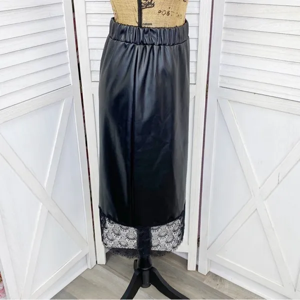 Michael Kors Lace Trim Faux Leather Slip Skirt‎ Black Midi Pencil Elastic XS - Image 4