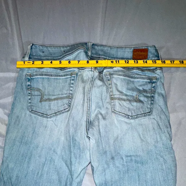 American Eagle • Destroyed Light Wash Skinny Jeans • Size 8 - Image 6