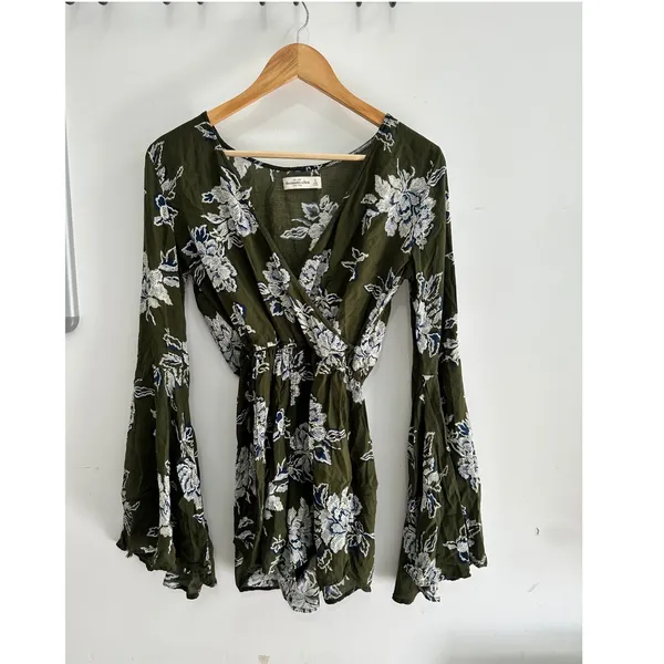 Abercrombie & Fitch Floral Bell Sleeve Romper Olive Green V-Neck Boho Small - Image 2