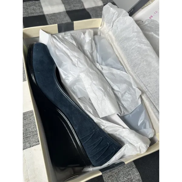 New Size 8 M Kate Ann Leah Mid‎ Wedge Pump Comfort Shoe Pleated Suede Blue - Image 3