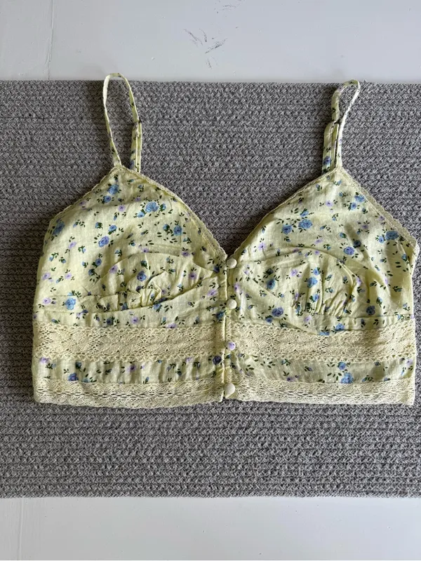 Aeropostale Yellow Blue Floral Smocked Cotton Cropped Cami Tank Top Sz Medium - Image 10
