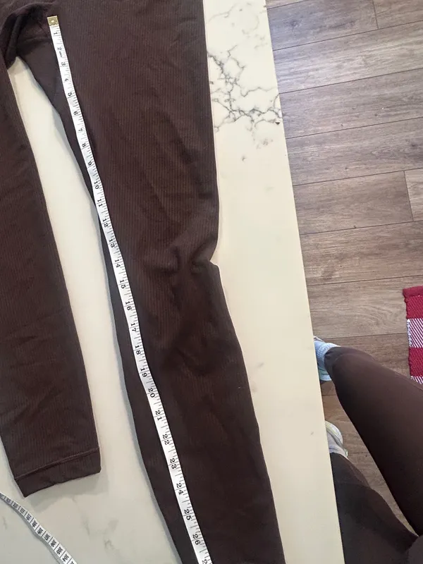 Lululemon High Rise Ribbed Active Leggings - Size 8 - Image 4