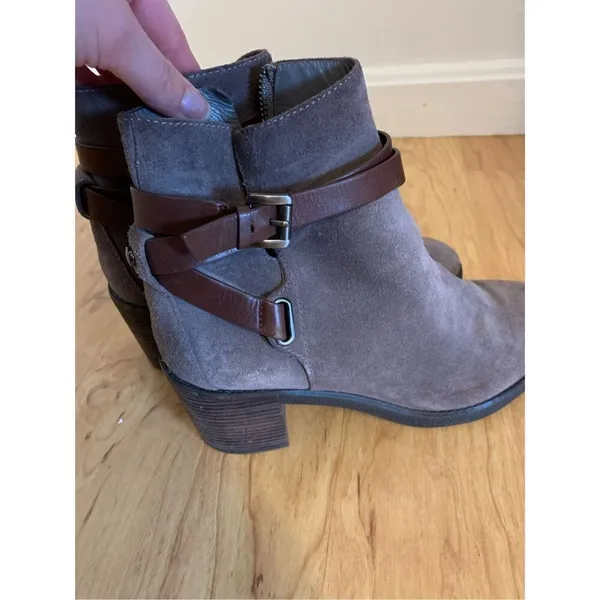 Brown Michael Kors boots size 7.5 - Image 2