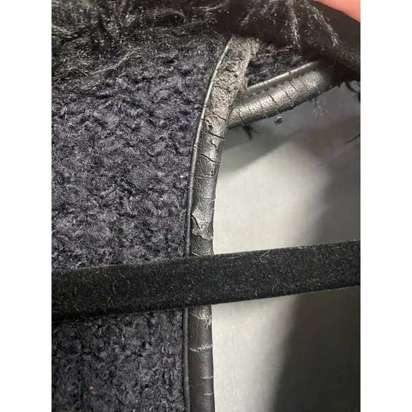 Love Tree black vest size medium faux fur- b58 - Image 5