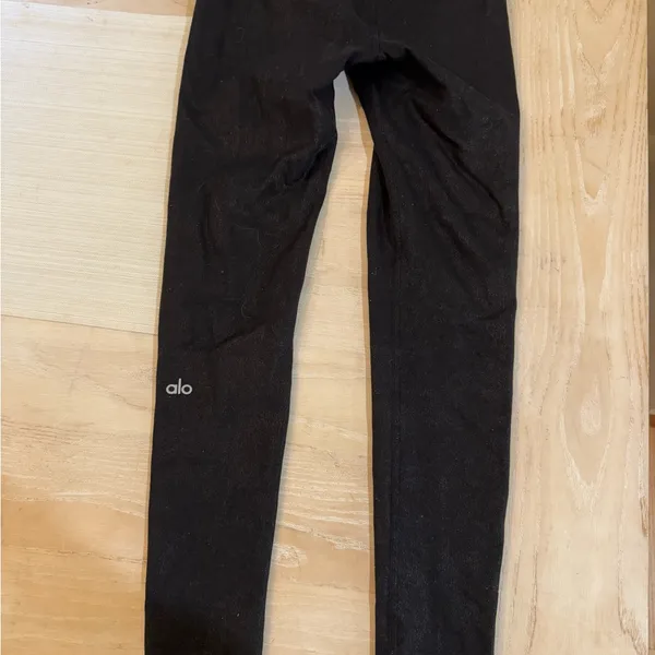 ALO Yoga Charcoal Leggings - Image 2