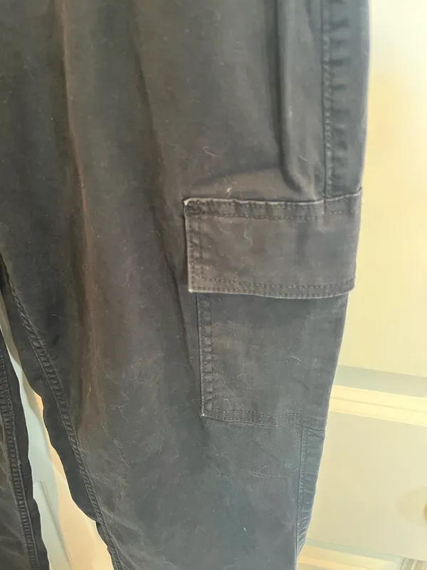 Hollister Black Cargo Ultra High Rise Dad Pants Size 5R / 27R ! - Image 3