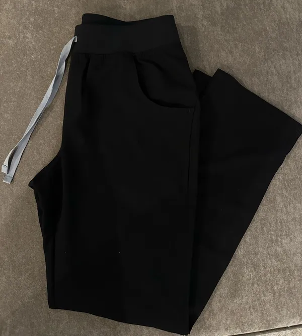 Figs Black Scrub Set - Image 3