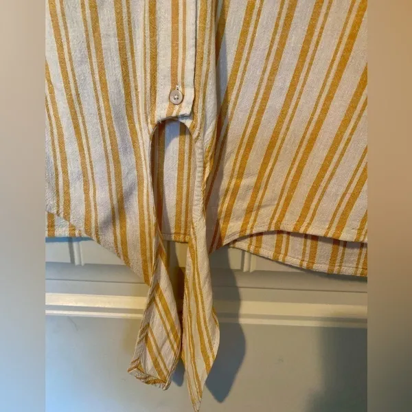 Anthropologie Cloth & Stone Yellow Striped Front Tie Crop Top Shirt - Image 5