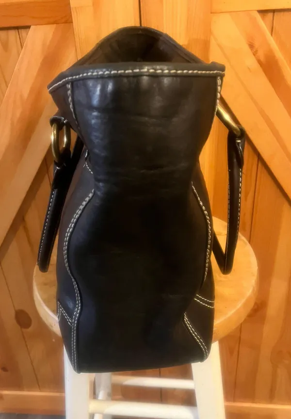 Antonio Melani Black Soft Leather shoulder Handbag /Purse. - Image 5