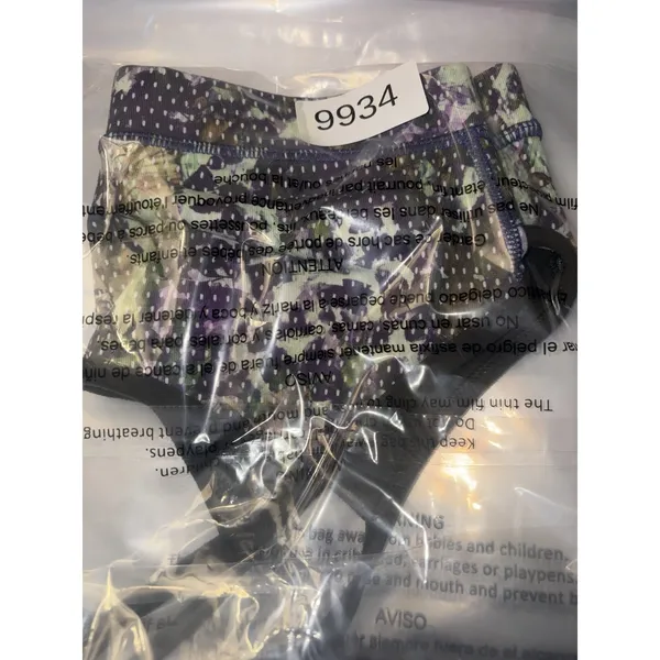 lululemon Flow Y Bra 4 black multi print - Image 8