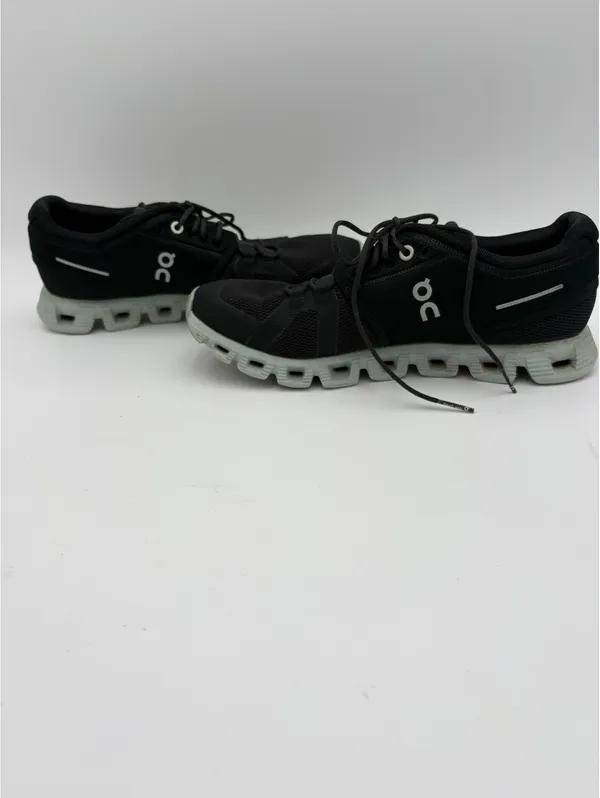 On Cloud Woman’s 7.5 Running Shoes - Excellent Condition-Running Or Casual - Image 3