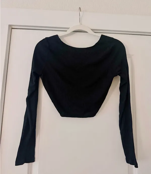 Black Top - Image 2