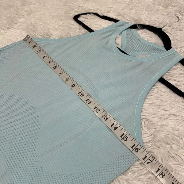 Lululemon Swifty Tech Racerback Tank Top in Blue Stripe Size 8 - Image 3
