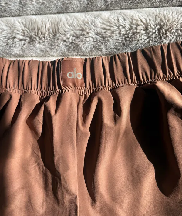 ALO Yoga Cinch It Chestnut High-Rise Athletic Running Shorts - Image 9