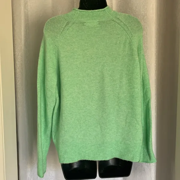 J.CREW PULLOVER SWEATER Sz: S - Image 2